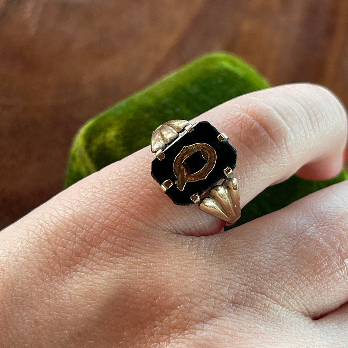 Unreleased: Antique Late Victorian Rolled Gold Q Initial Ring M
