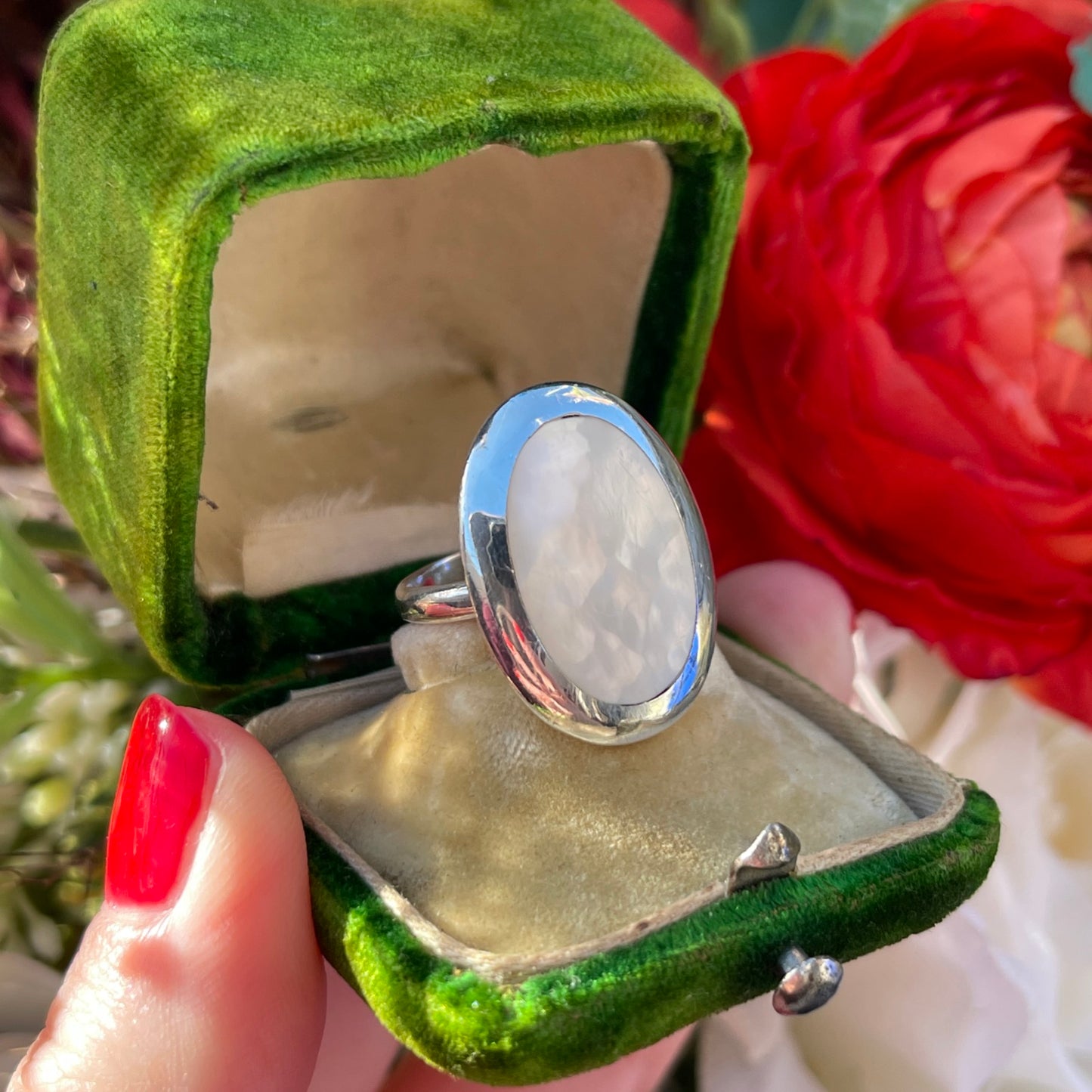 Vintage Sterling Silver Mother Of Pearl Ring Q
