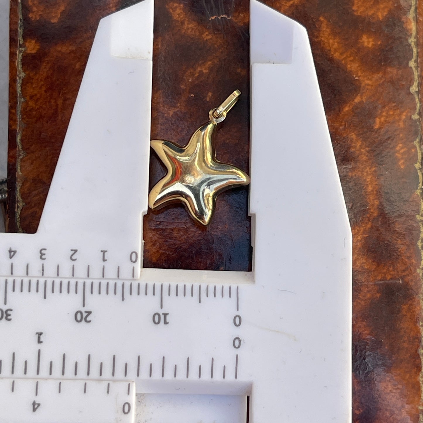 9ct Gold Star Fish Charm Rare Nautical Sea Life Ocean Yellow 0.5g