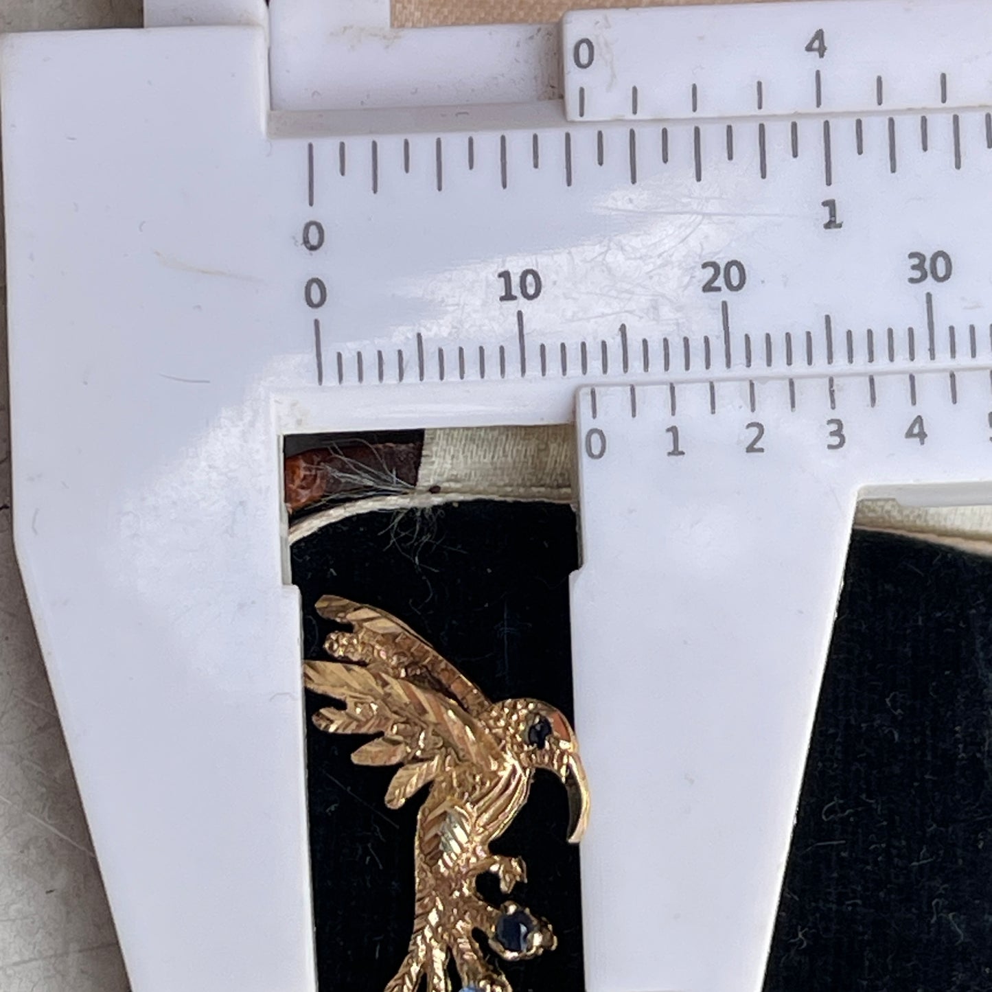 Vintage 9ct Yellow Gold Sapphire Hummingbird Bird Stud Earrings Rare 2.9g
