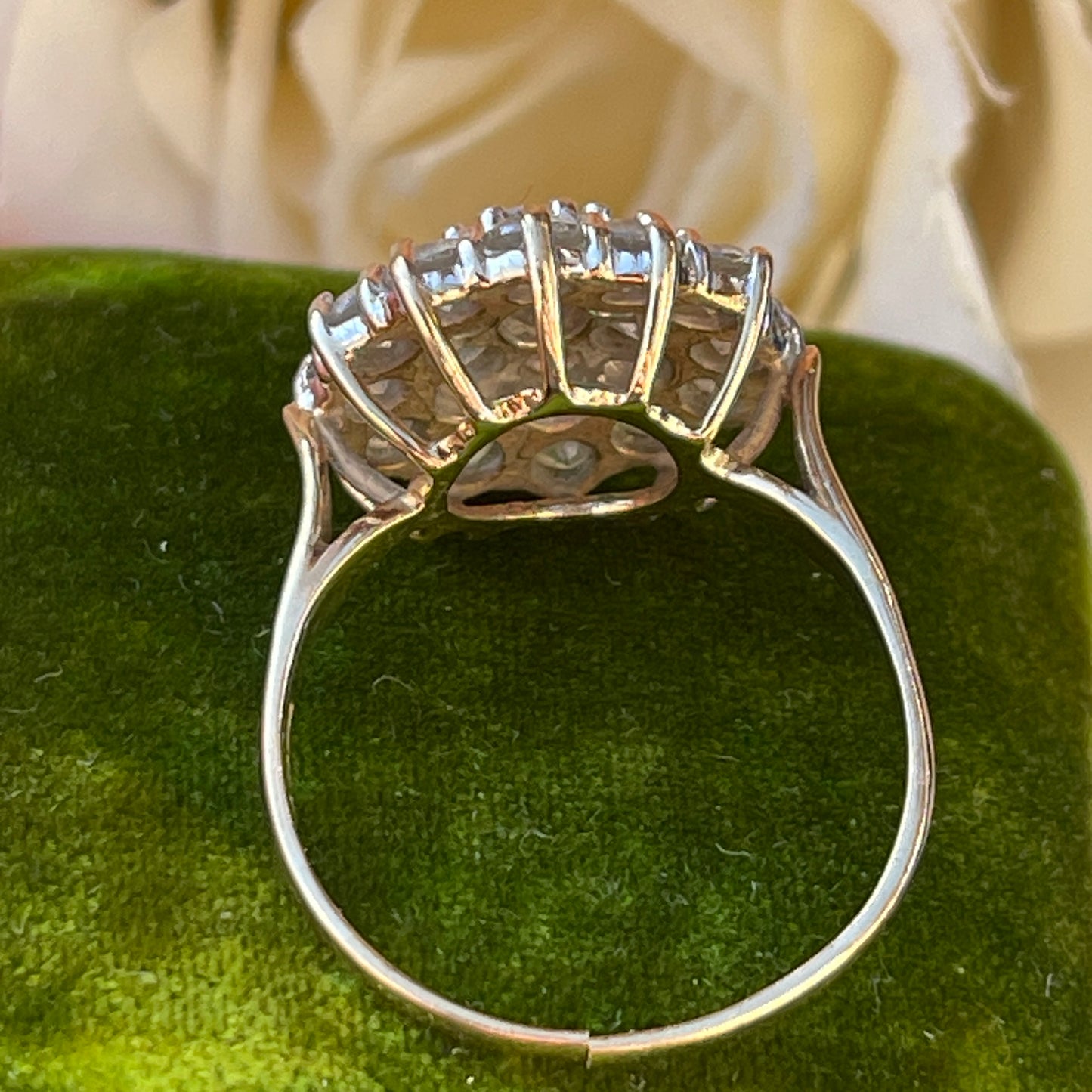 9ct Gold Ring Cluster Flower Ring White Stone Cubic Zirconia Yellow Gold P 4g