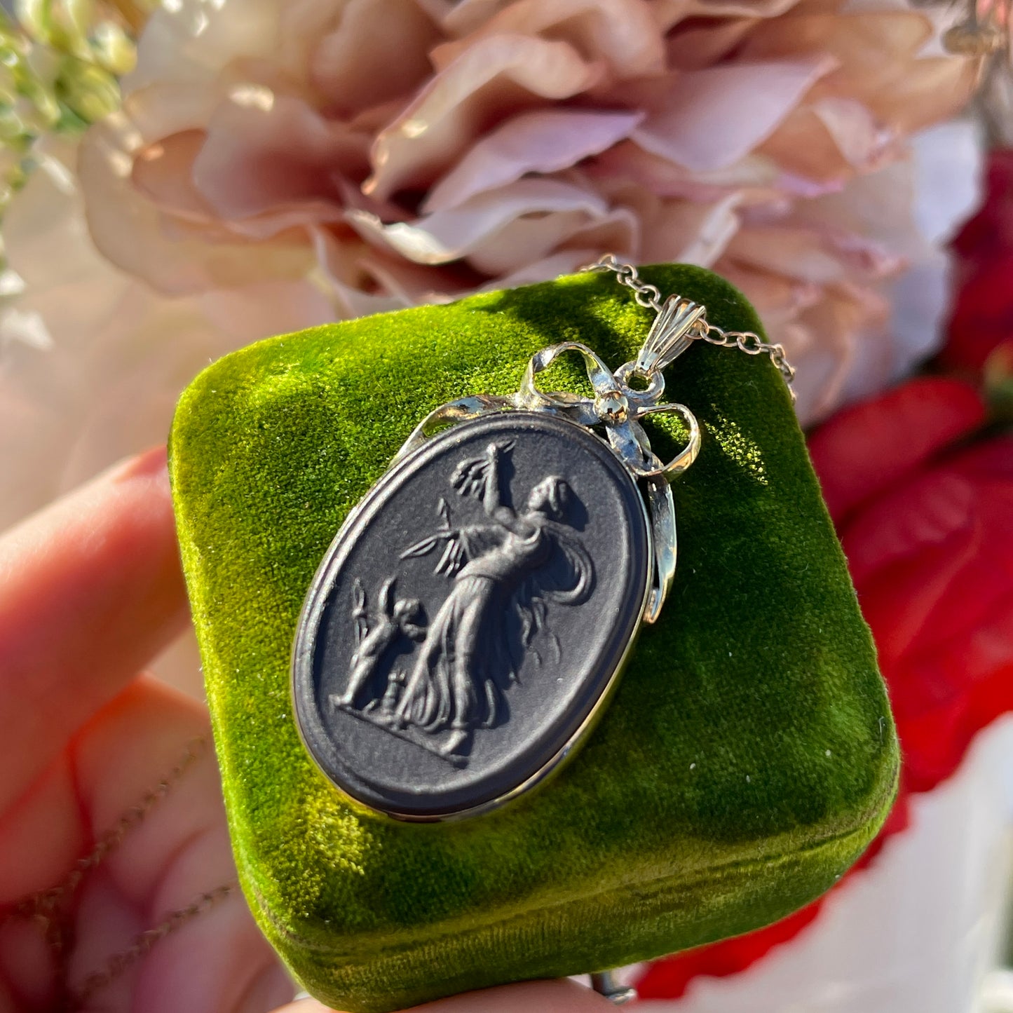 Vintage Sterling Silver Gold Venus & Cupid Basalt Cameo Necklace Wedgwood
