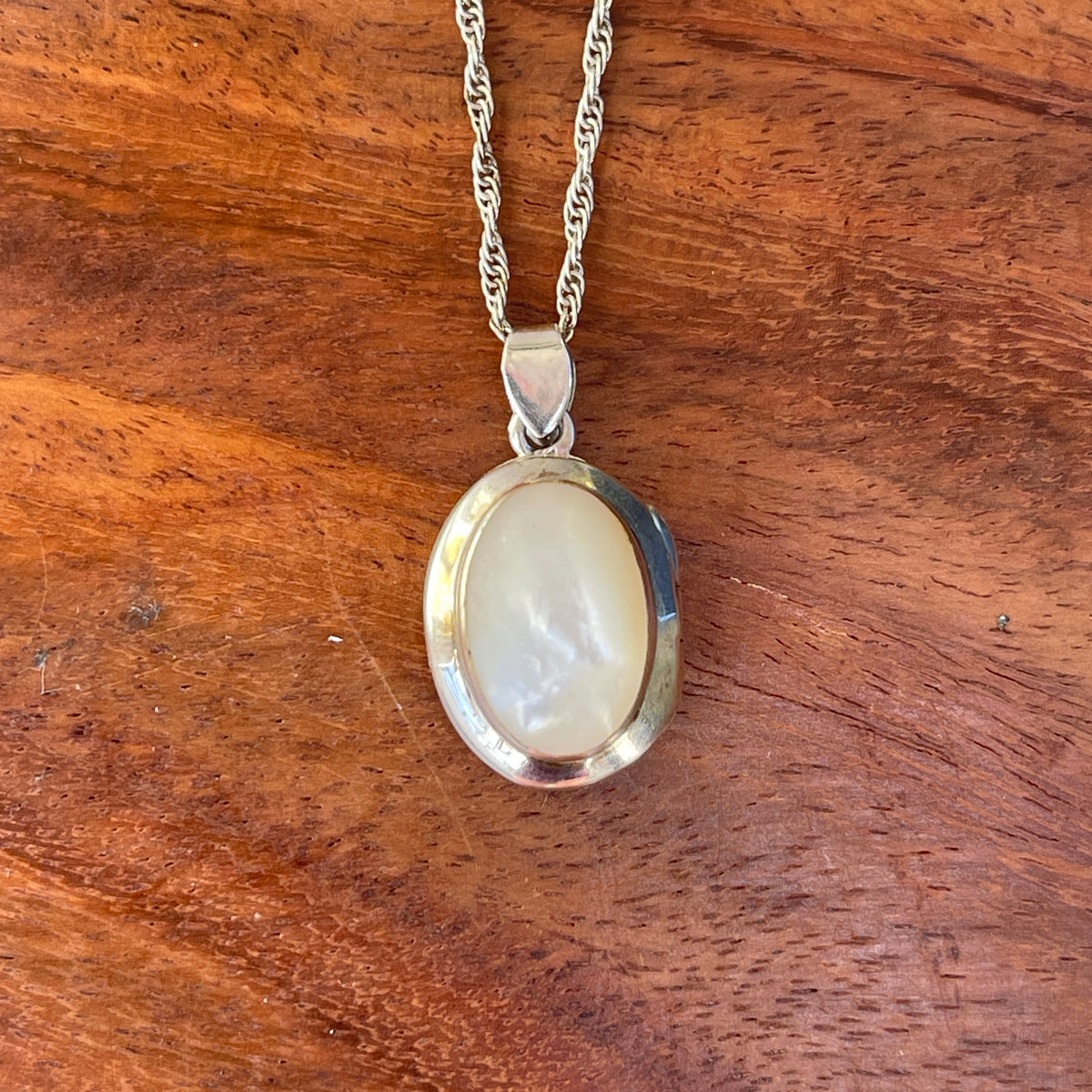 Unreleased: Vintage Sterling Silver Small Mother Of Pearl Locket