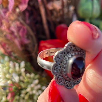 Sterling Silver Ornate Garnet Red Stone Ring Q