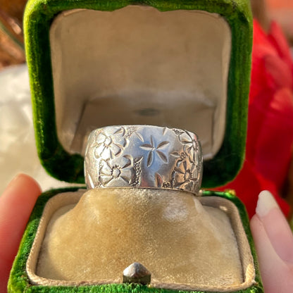 Vintage Sterling Silver Floral Star Engraved Thick Band Ring 12mm 1973 U-V