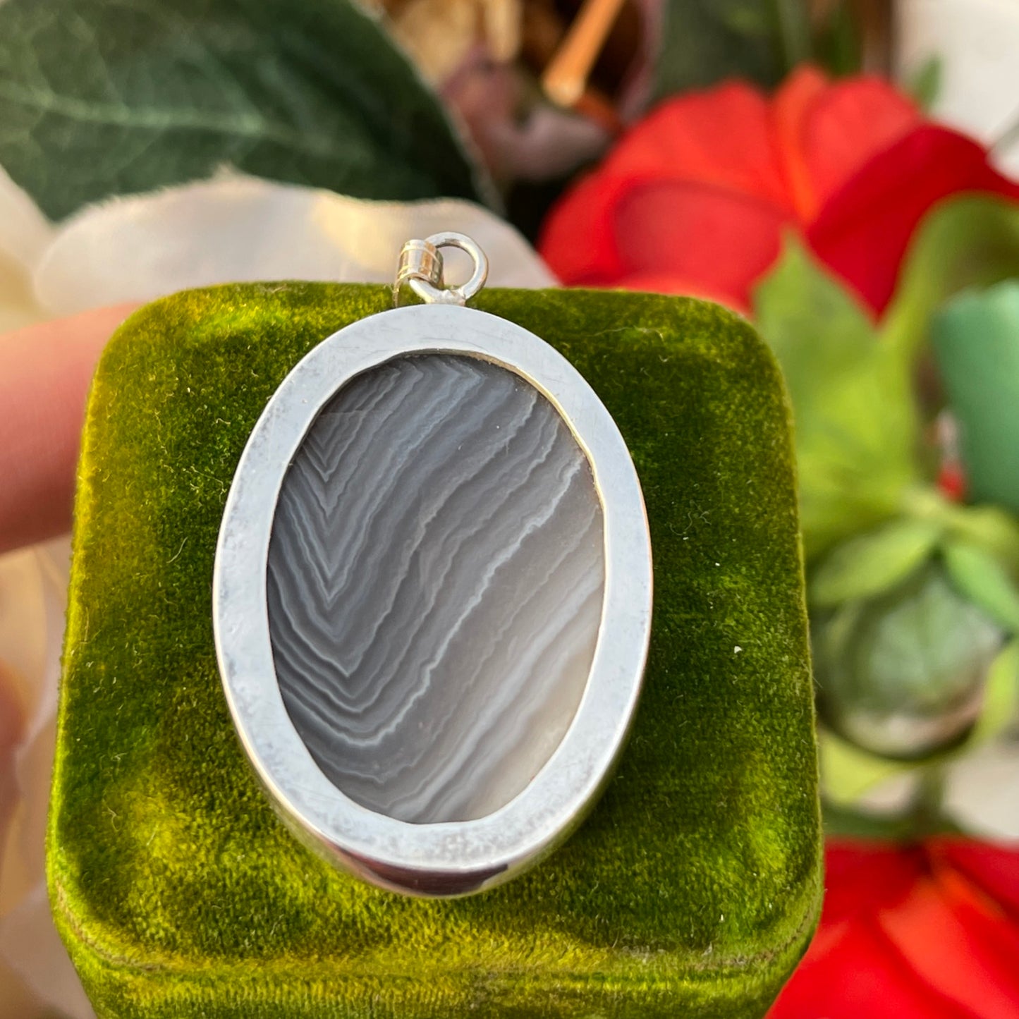 Vintage Silver 70s Crystal Agate Oval Necklace