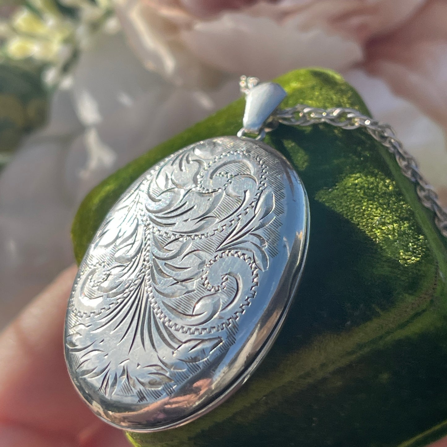 Vintage 1978 Sterling Silver Traditional Filigree Oval Locket 1.5” 38mm 17g