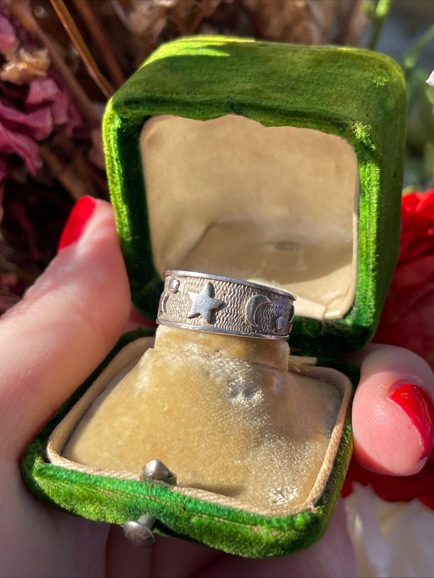 Vintage Sterling Silver Celestial Ring Moon Stars Chunky Q-R