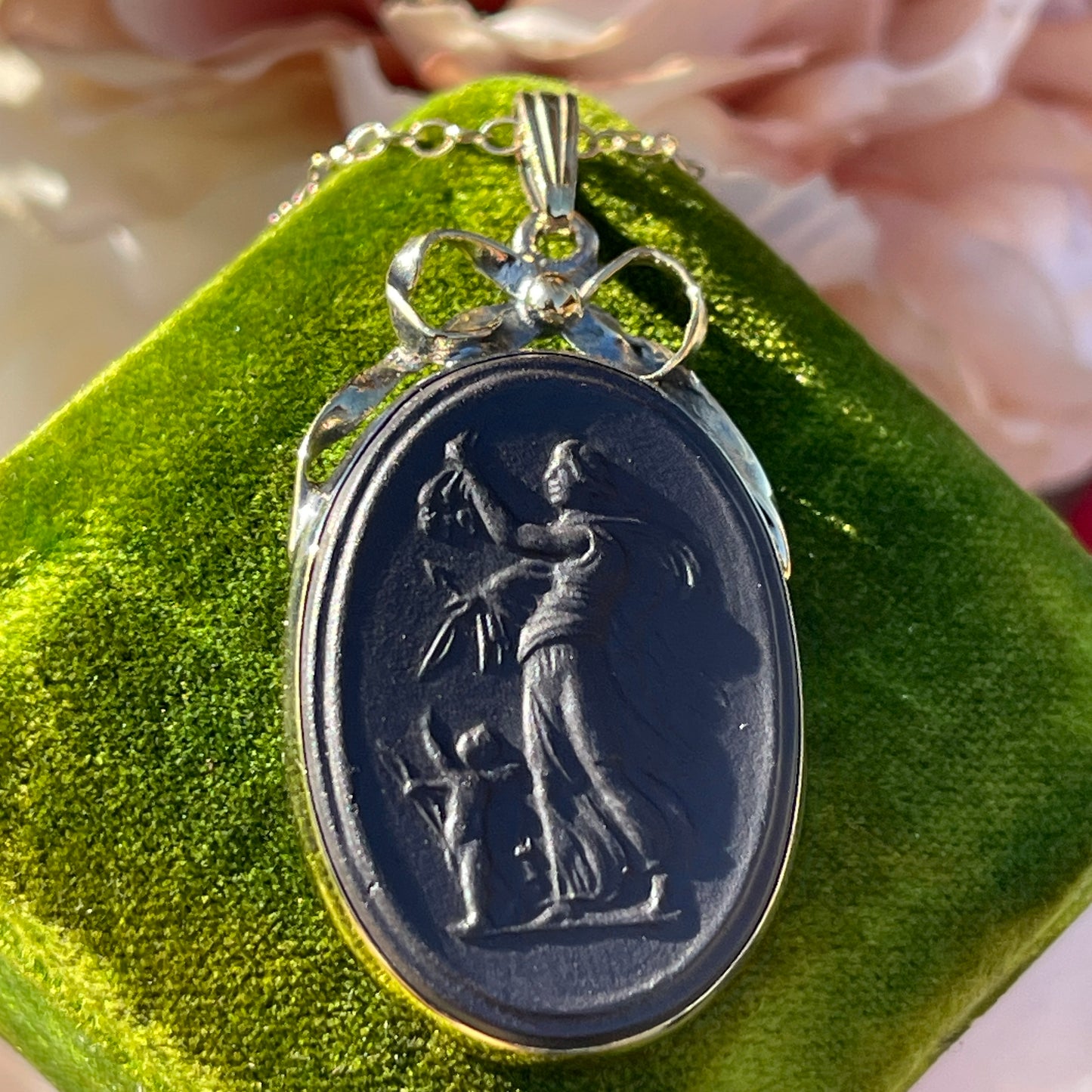 Vintage Sterling Silver Gold Venus & Cupid Basalt Cameo Necklace Wedgwood