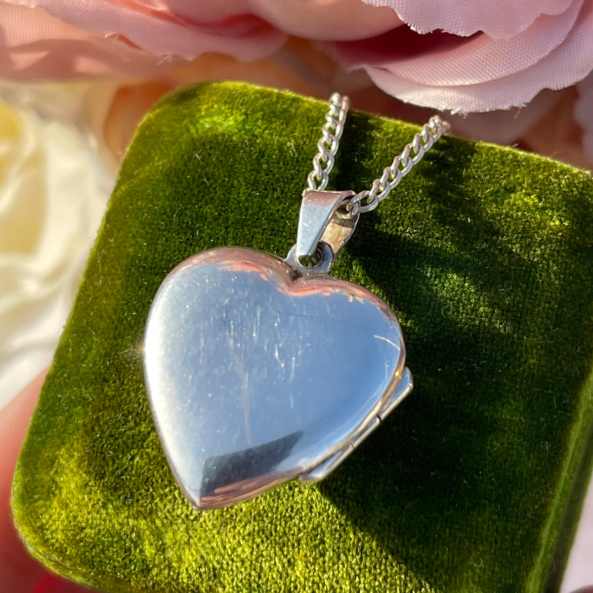 Vintage Sterling Silver Mother Of Pearl Heart Locket