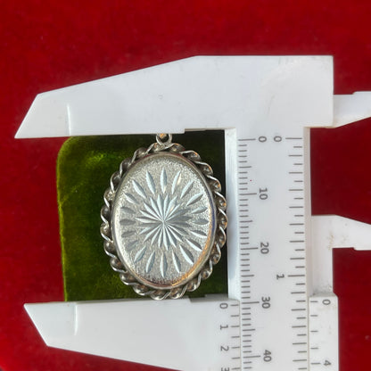 Vintage Silver 70s Victoriana Revival Locket Pendant Necklace