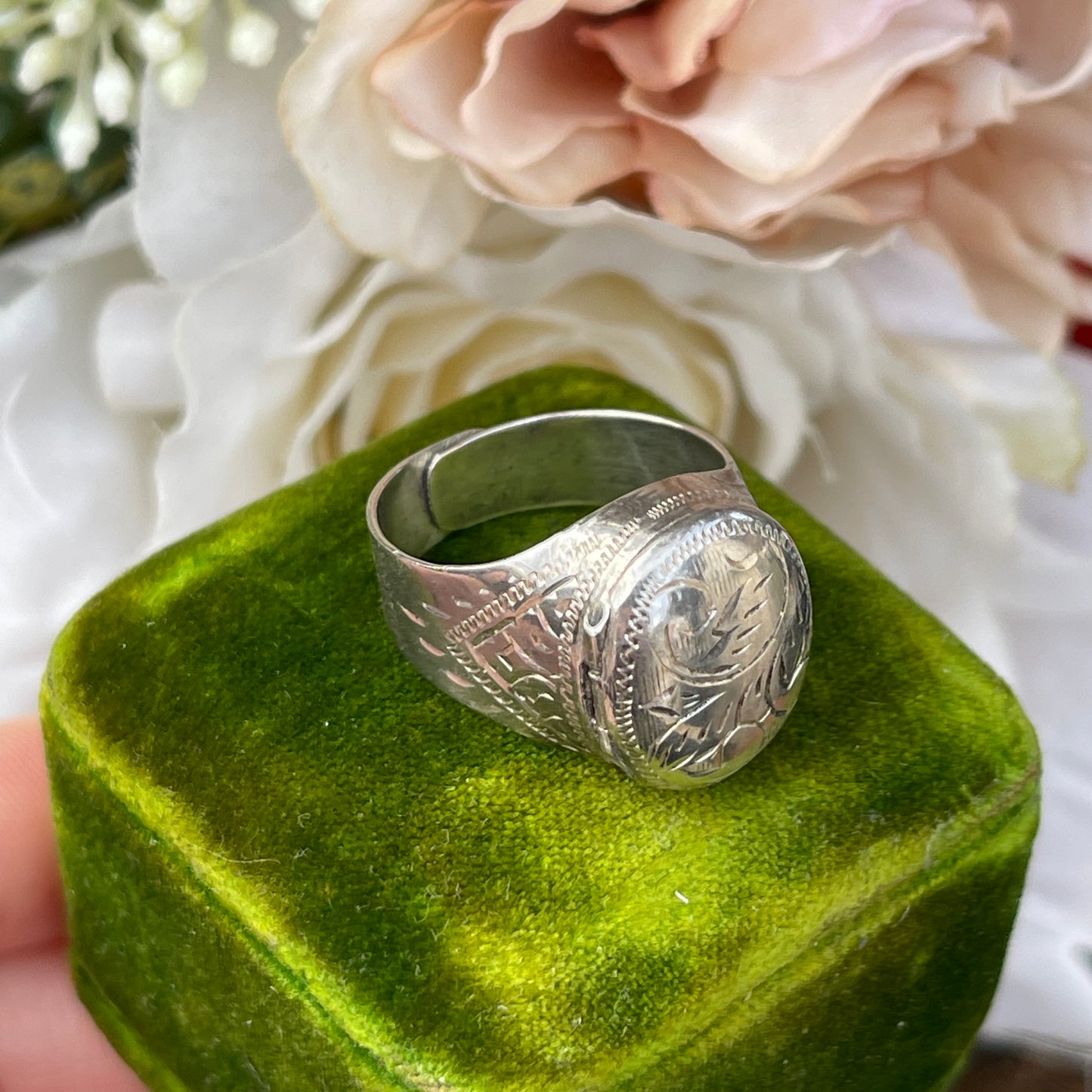 Unreleased: Vintage Sterling Silver Locket Ring Engraved Filigree Etched T