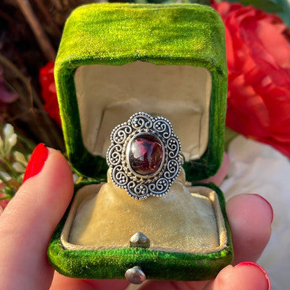 Sterling Silver Ornate Garnet Red Stone Ring Q