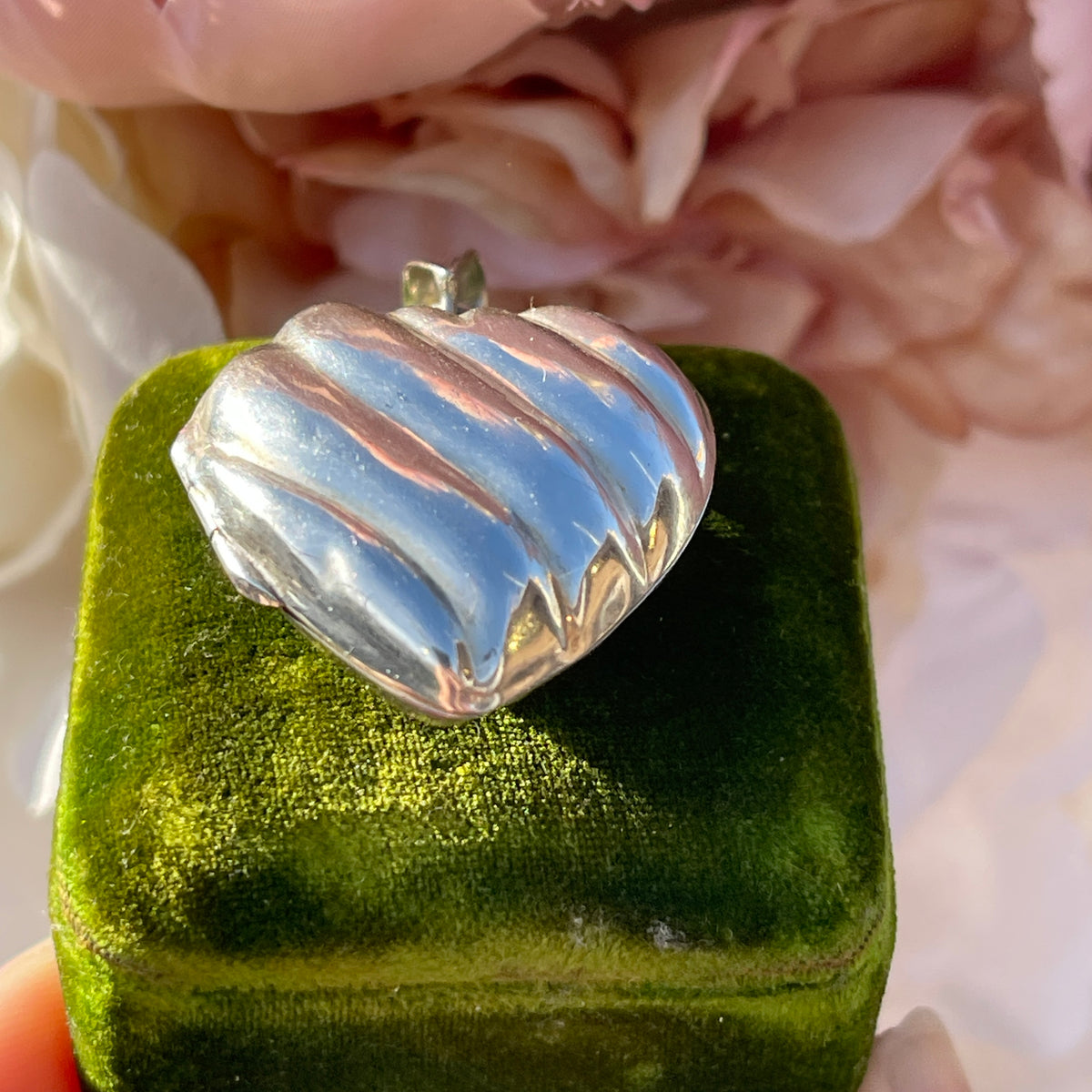 Vintage Sterling Silver Fluted Puffy Heart Locket