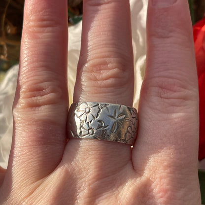 Vintage Sterling Silver Floral Star Engraved Thick Band Ring 12mm 1973 U-V
