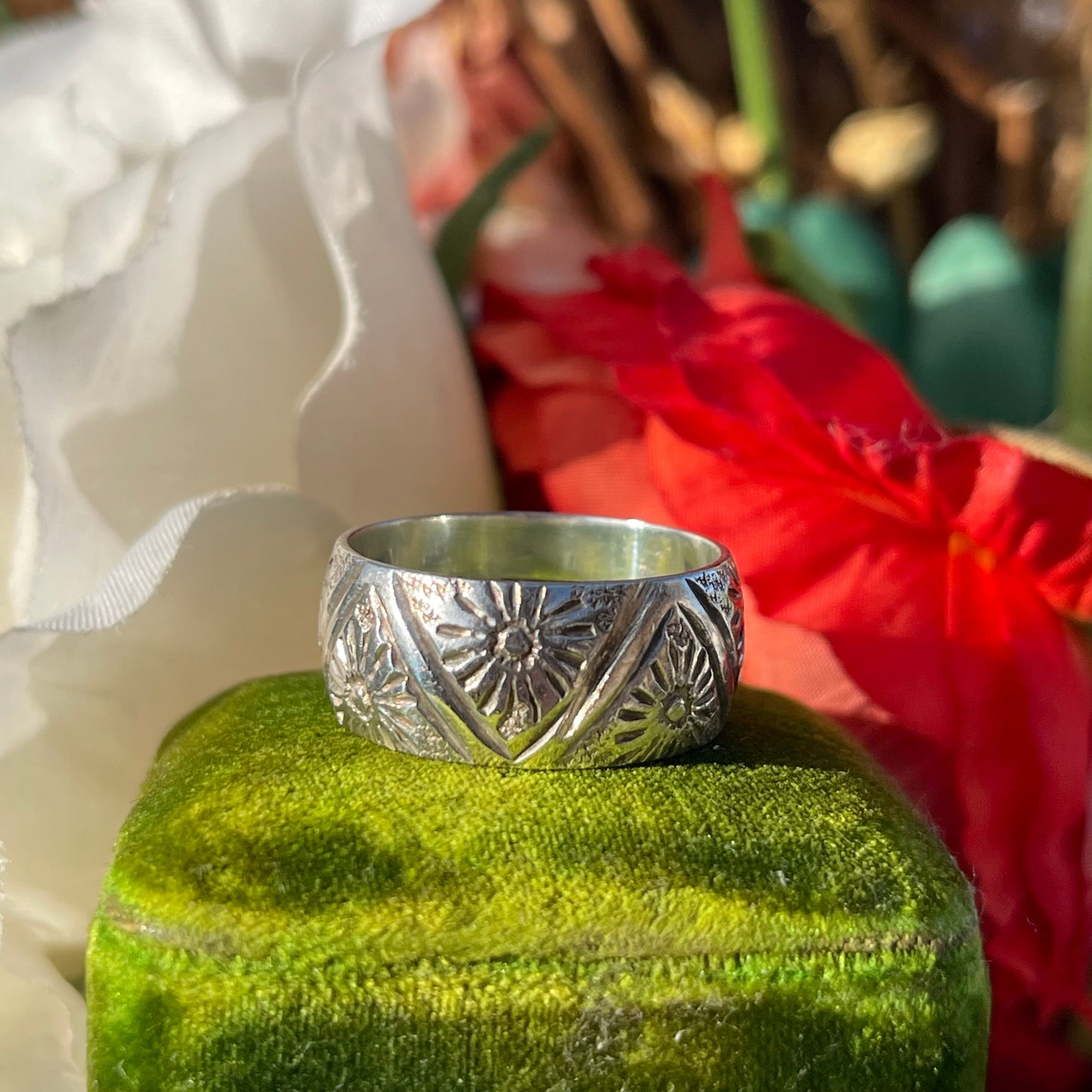 Vintage Sterling Silver Floral Chevron Engraved Thick Band Ring 10mm 1973 T