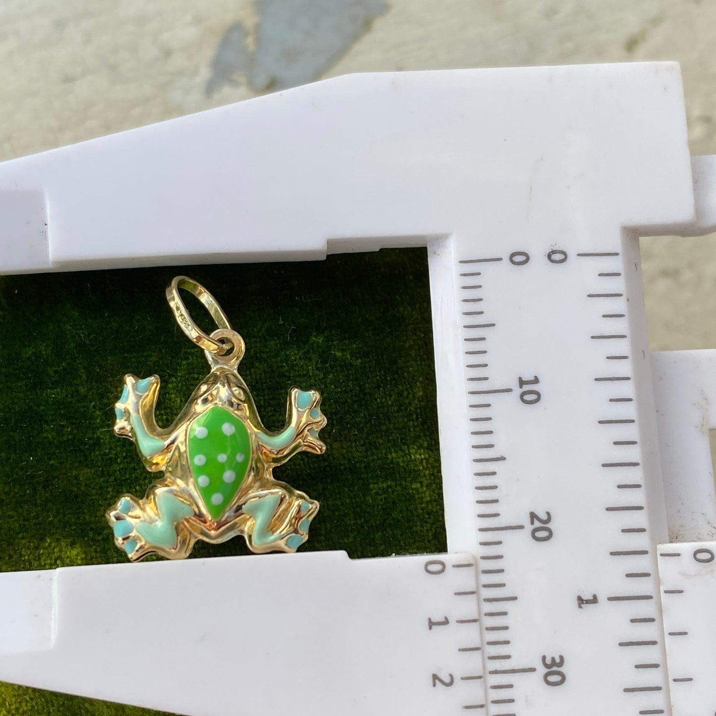 Vintage 9ct Yellow Gold Enamel Frog Charm Puffed 3d