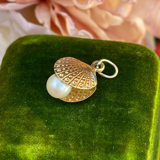 Vintage 9ct Gold Clam Shell Pearl Charm 3d Ocean 0.9g