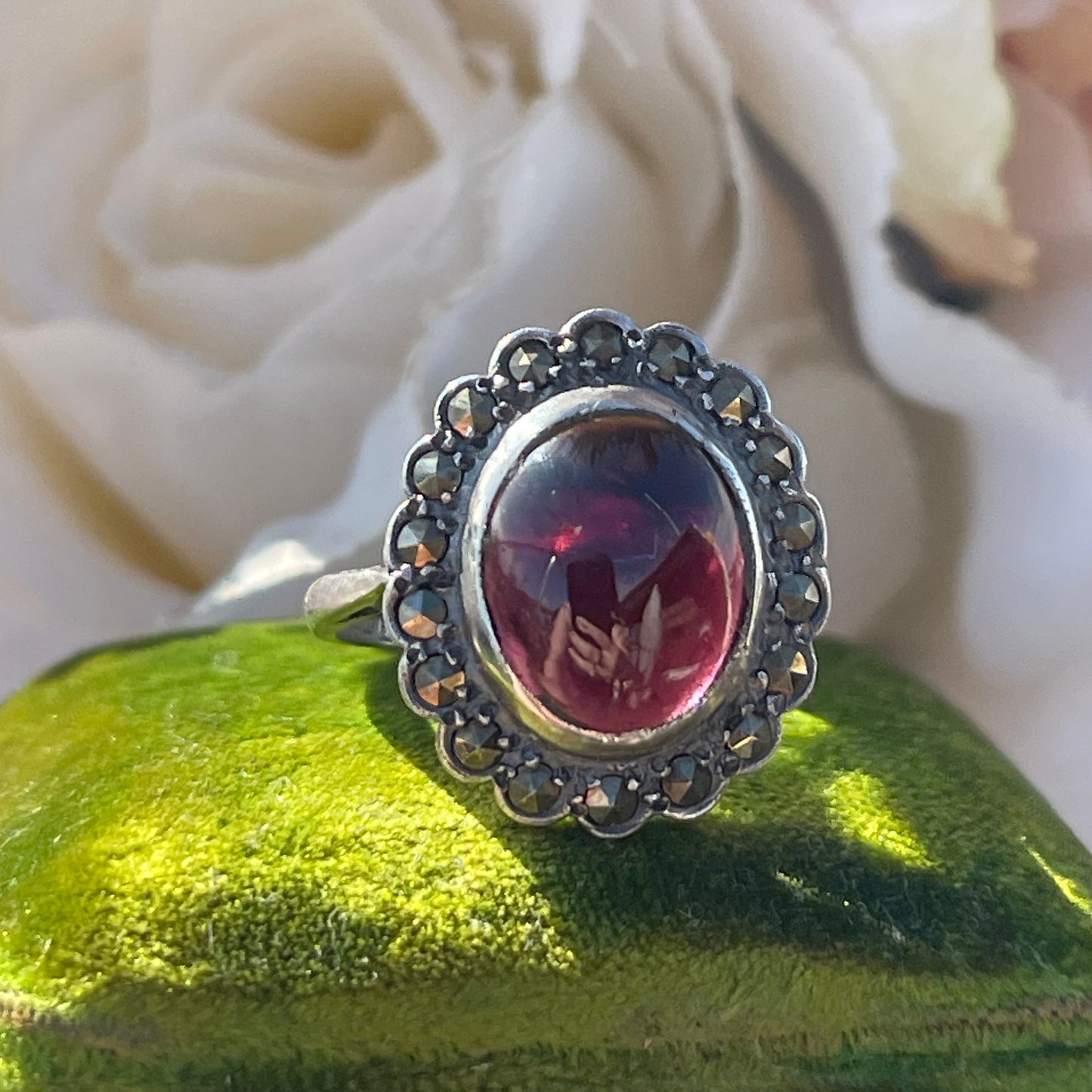 Art Deco Sterling Silver Cabochon Red Glass ring Marcasite Oval N 5g