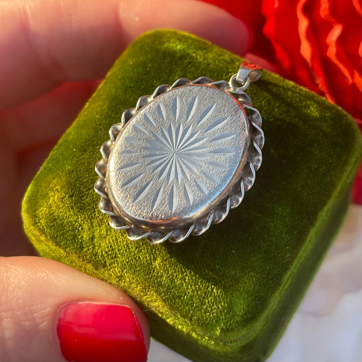 Vintage Silver 70s Victoriana Revival Locket Pendant Necklace