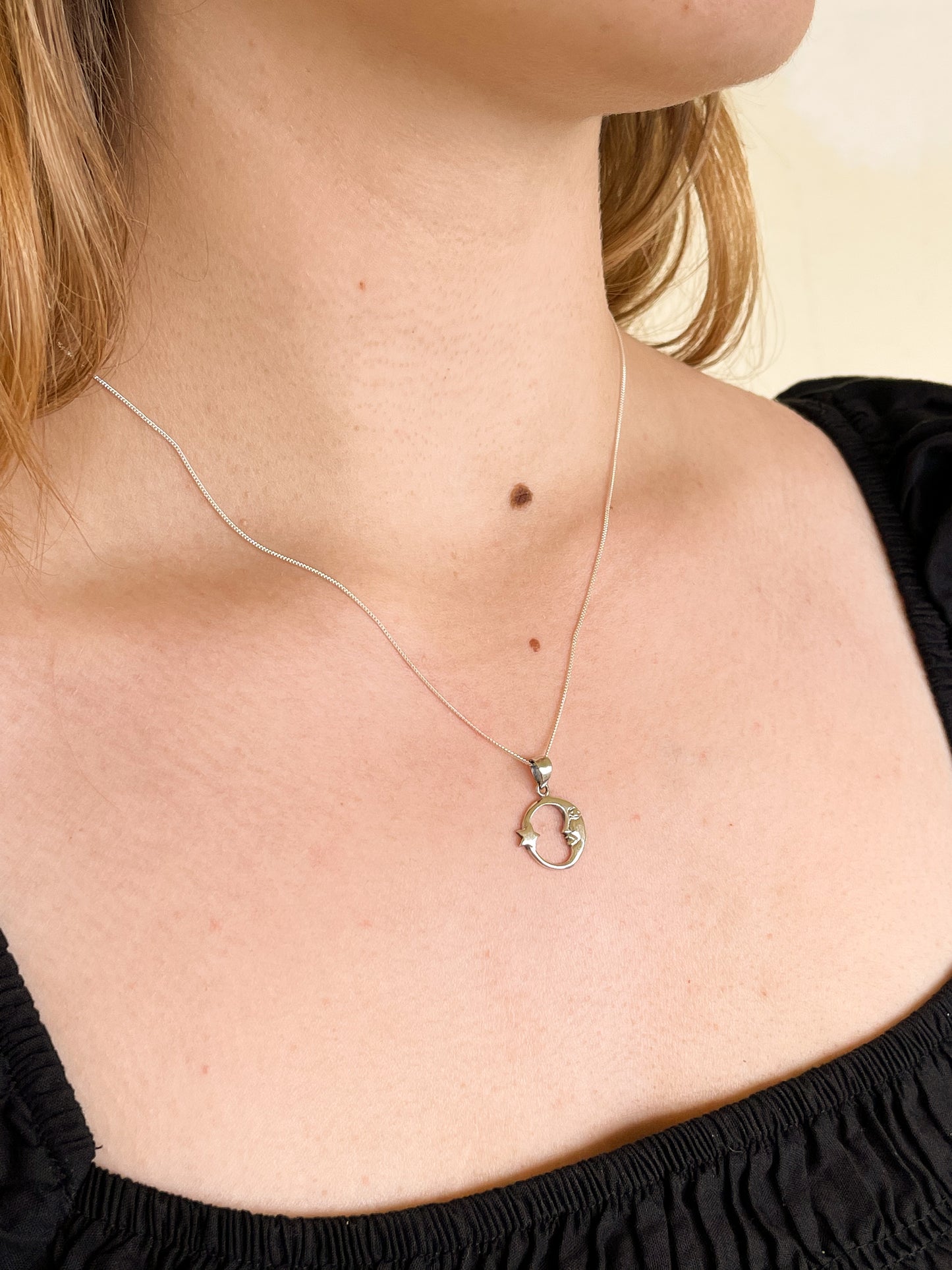 THE MOON & SHOOTING STAR