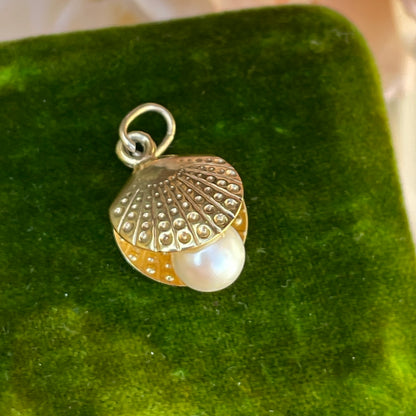 Vintage 9ct Gold Clam Shell Pearl Charm 3d Ocean 0.9g