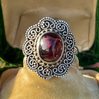 Sterling Silver Ornate Garnet Red Stone Ring Q