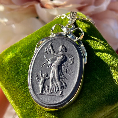 Vintage Sterling Silver Gold Venus & Cupid Basalt Cameo Necklace Wedgwood