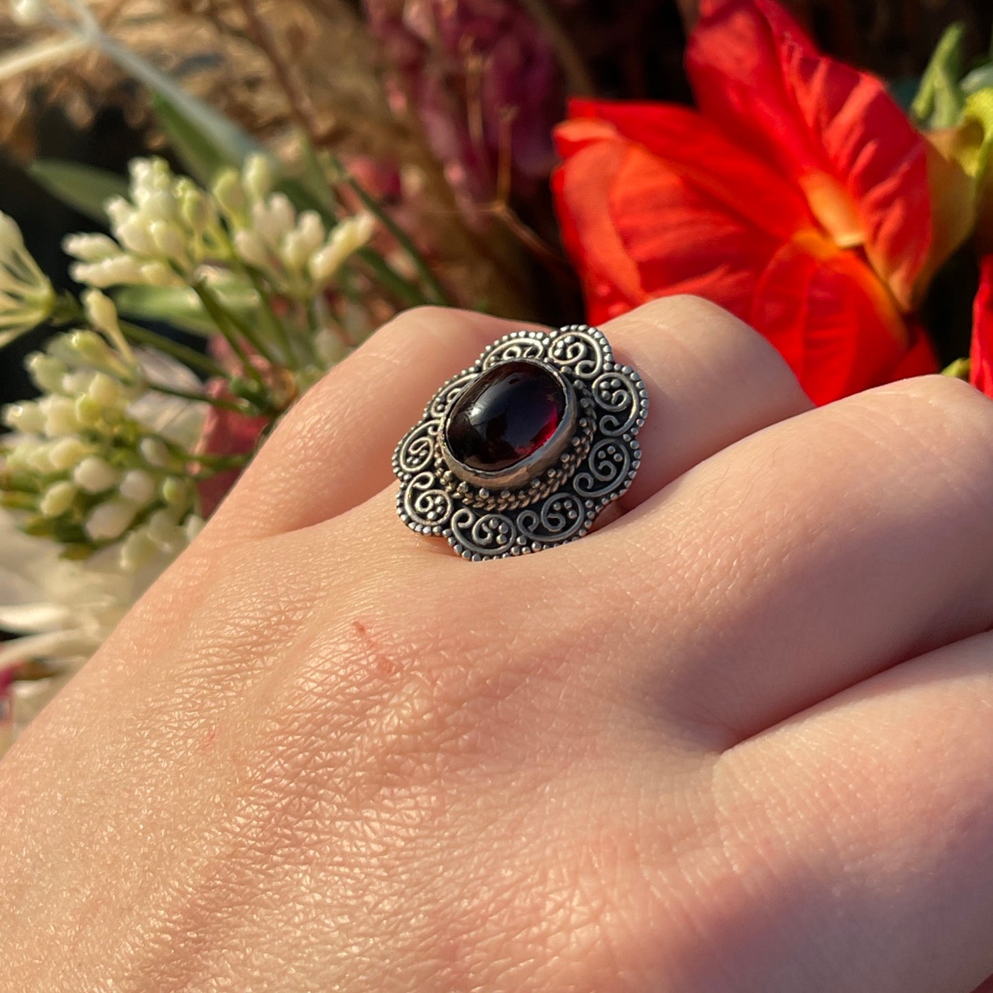 Sterling Silver Ornate Garnet Red Stone Ring Q