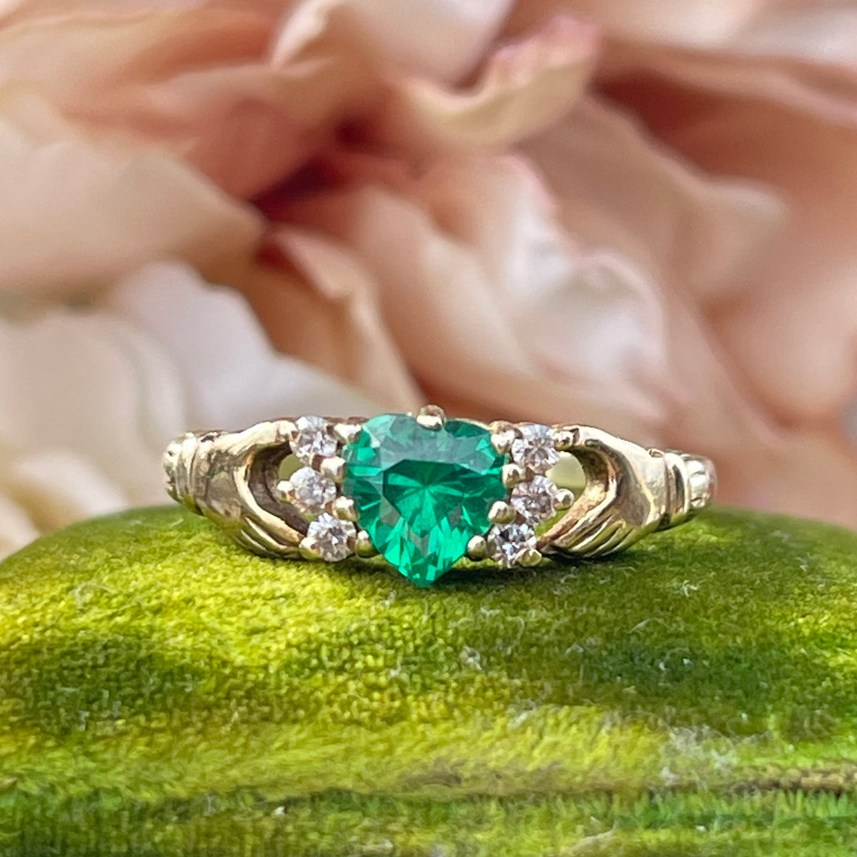 Gold Gilt Silver Green Heart Hands Claddagh Ring S