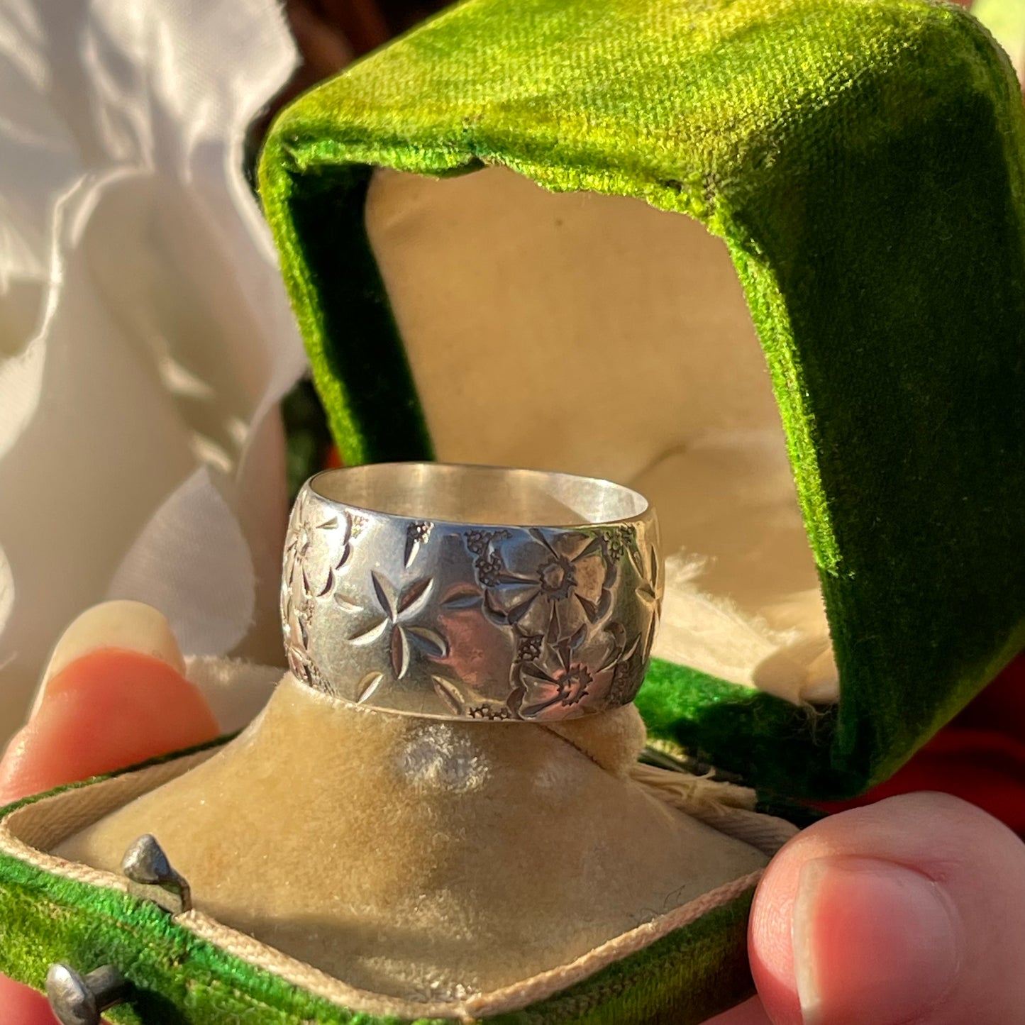 Vintage Sterling Silver Floral Star Engraved Thick Band Ring 12mm 1973 U-V