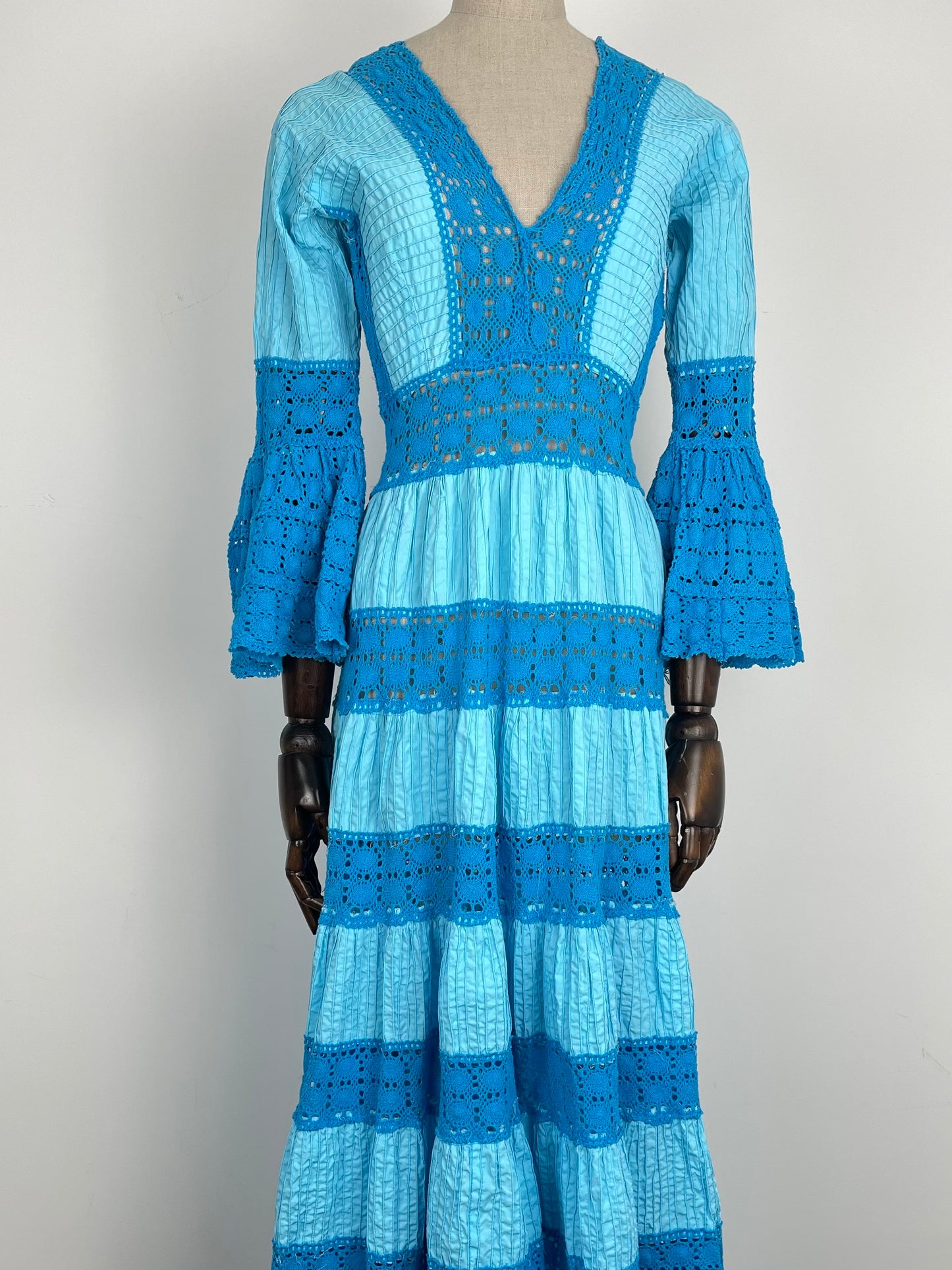 THE TURQUOISE CROCHET