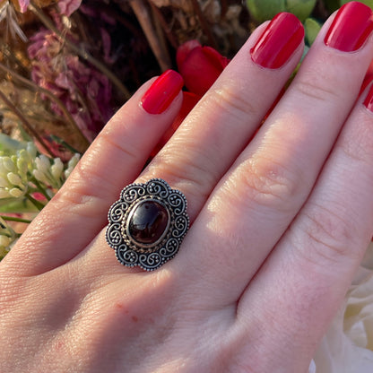 Sterling Silver Ornate Garnet Red Stone Ring Q
