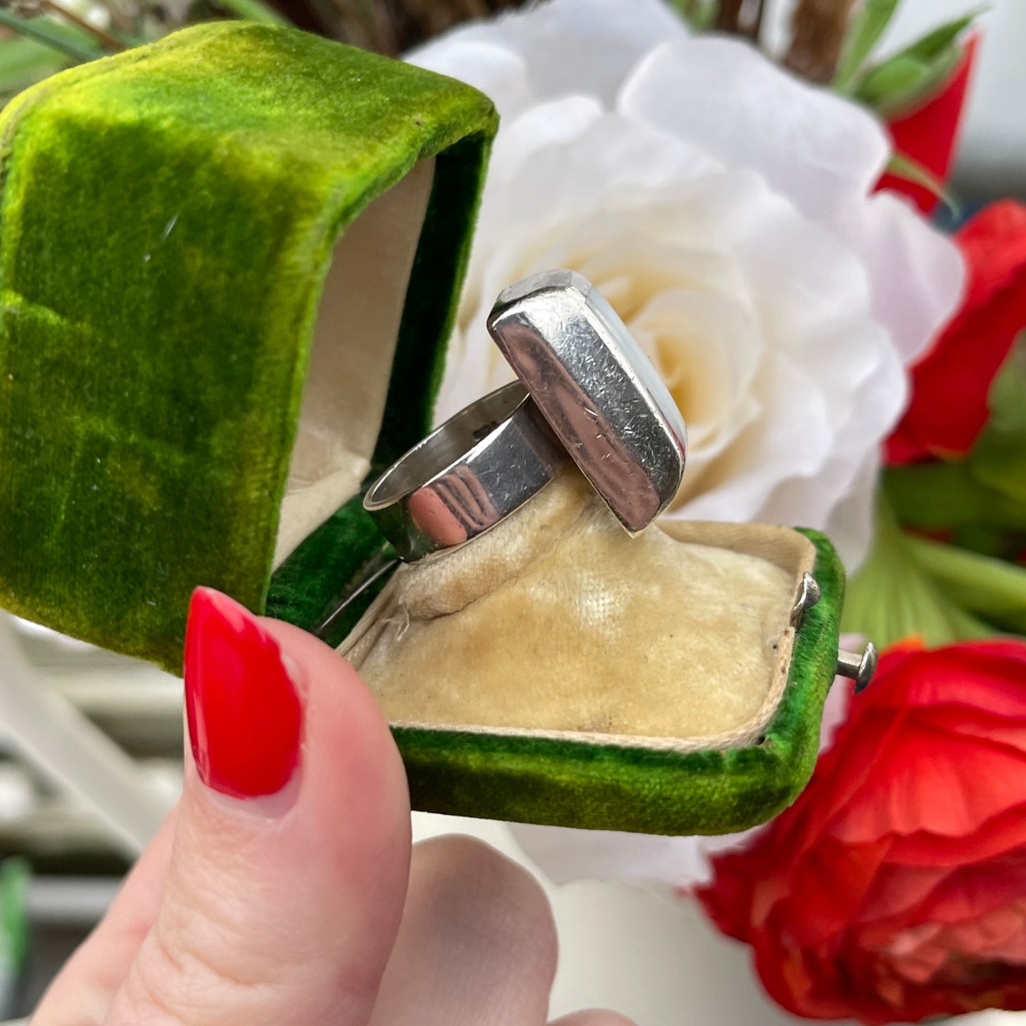 Sterling Silver Mother Of Pearl Chunky Square Cushion Ring N