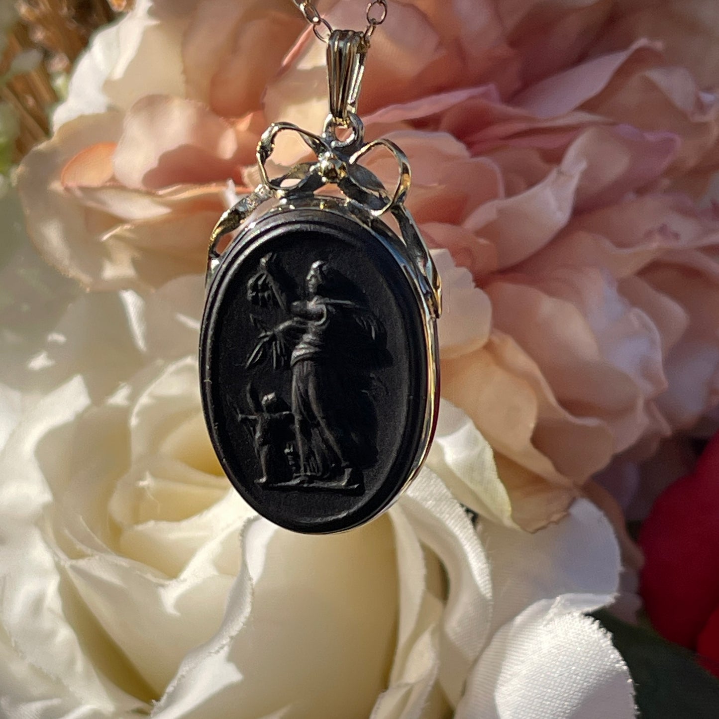 Vintage Sterling Silver Gold Venus & Cupid Basalt Cameo Necklace Wedgwood