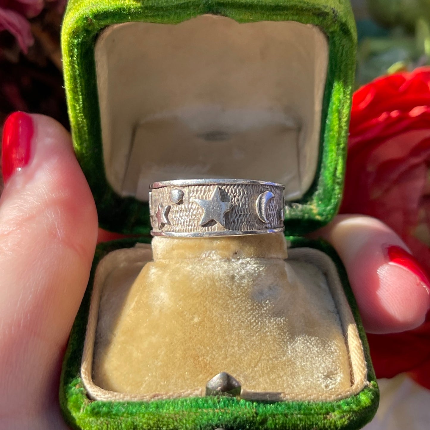 Vintage Sterling Silver Celestial Ring Moon Stars Chunky Q-R