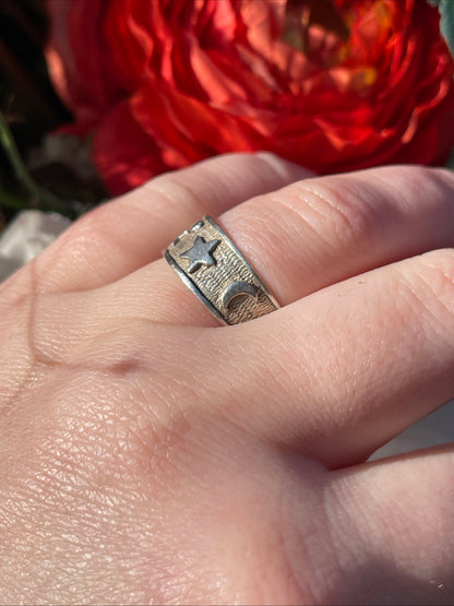 Vintage Sterling Silver Celestial Ring Moon Stars Chunky Q-R