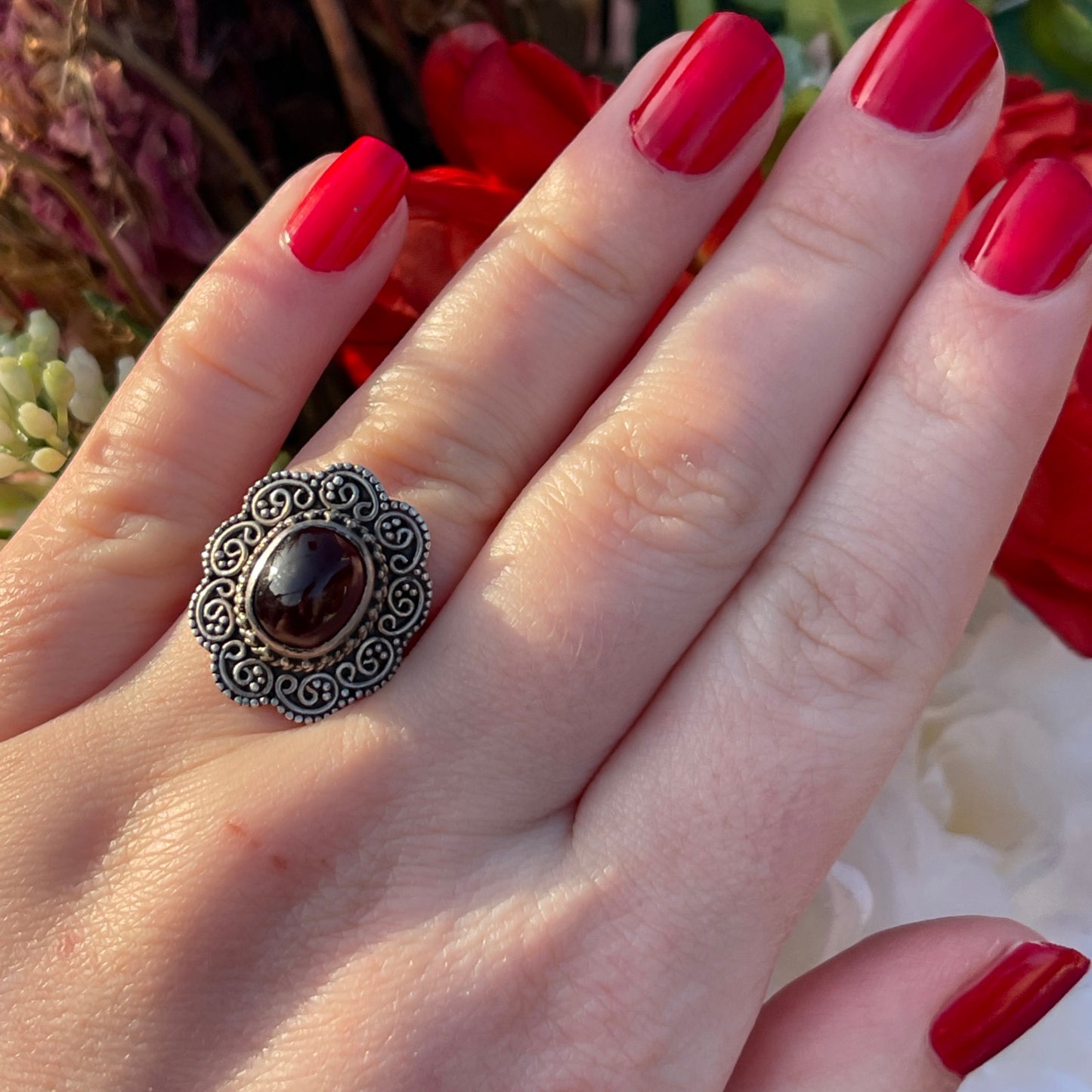 Sterling Silver Ornate Garnet Red Stone Ring Q