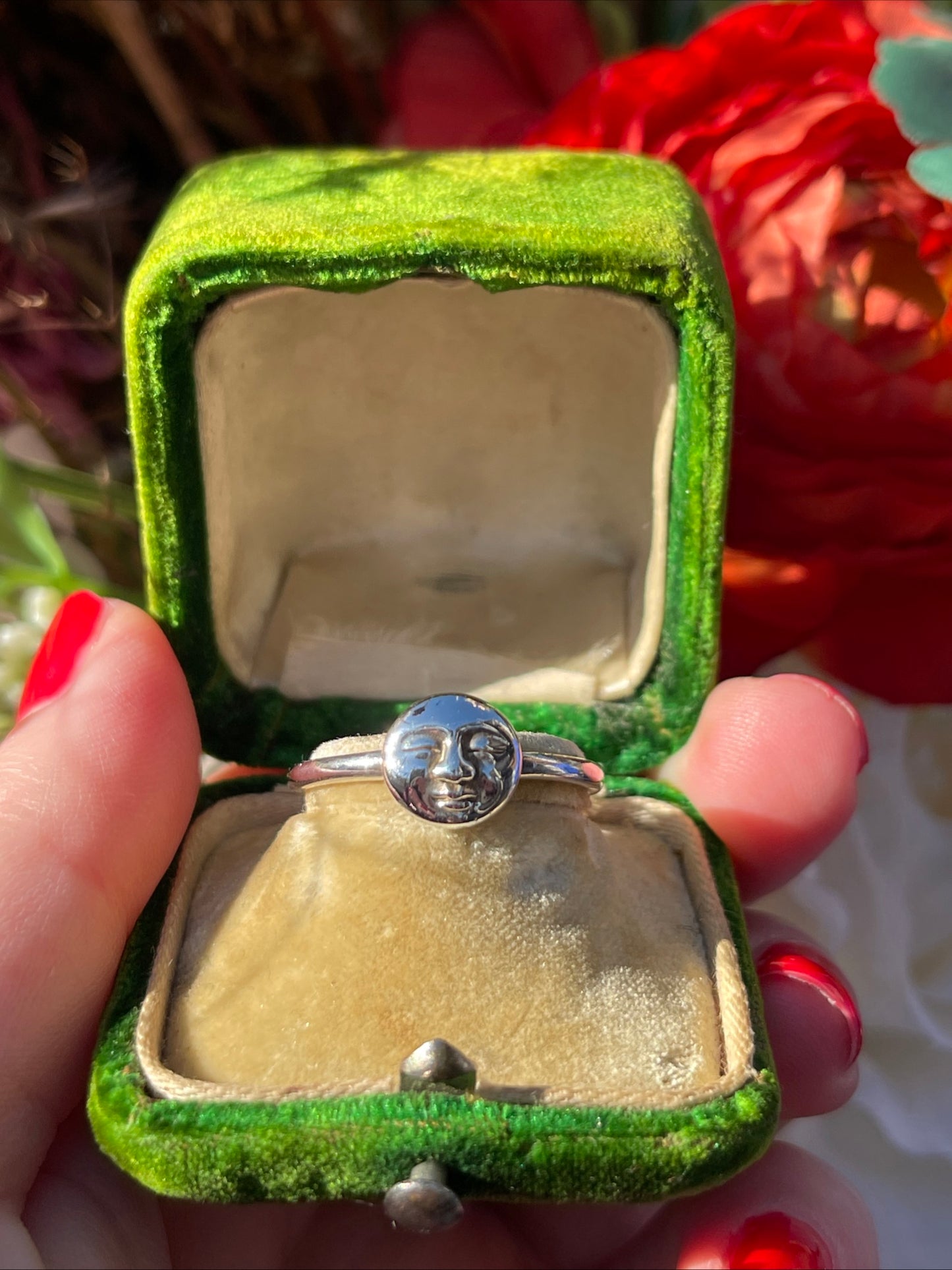 Sterling Silver Moon Face Ring Vintage Victorian Look Celestial Style As above U