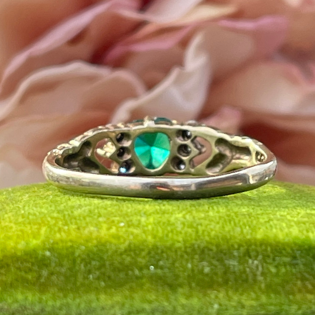 Gold Gilt Silver Green Heart Hands Claddagh Ring S