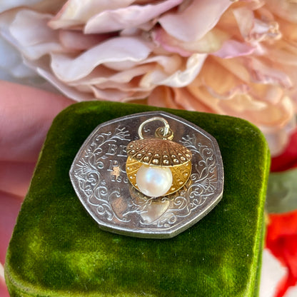 Vintage 9ct Gold Clam Shell Pearl Charm 3d Ocean 0.9g