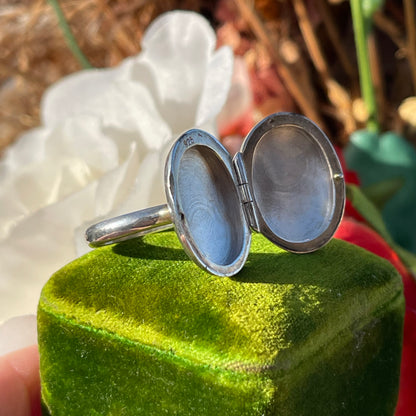 Vintage Sterling Silver Filigree Engraved Locket Ring N