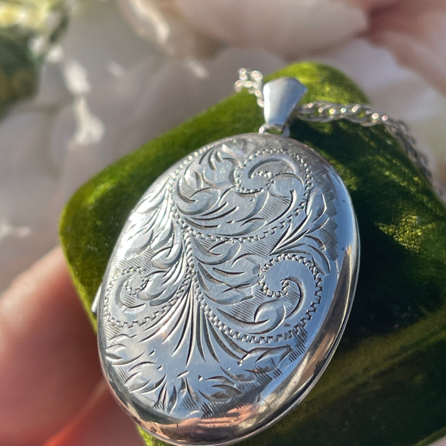 Vintage 1978 Sterling Silver Traditional Filigree Oval Locket 1.5” 38mm 17g