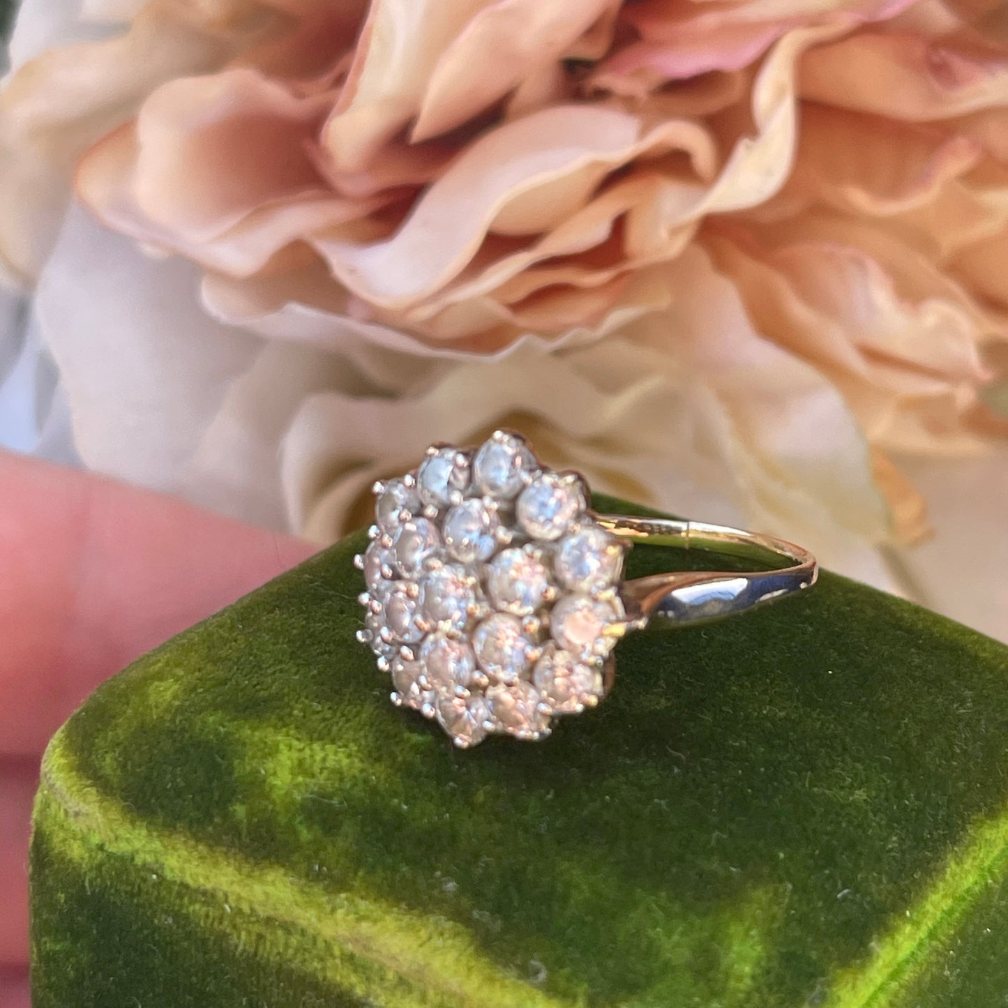 9ct Gold Ring Cluster Flower Ring White Stone Cubic Zirconia Yellow Gold P 4g