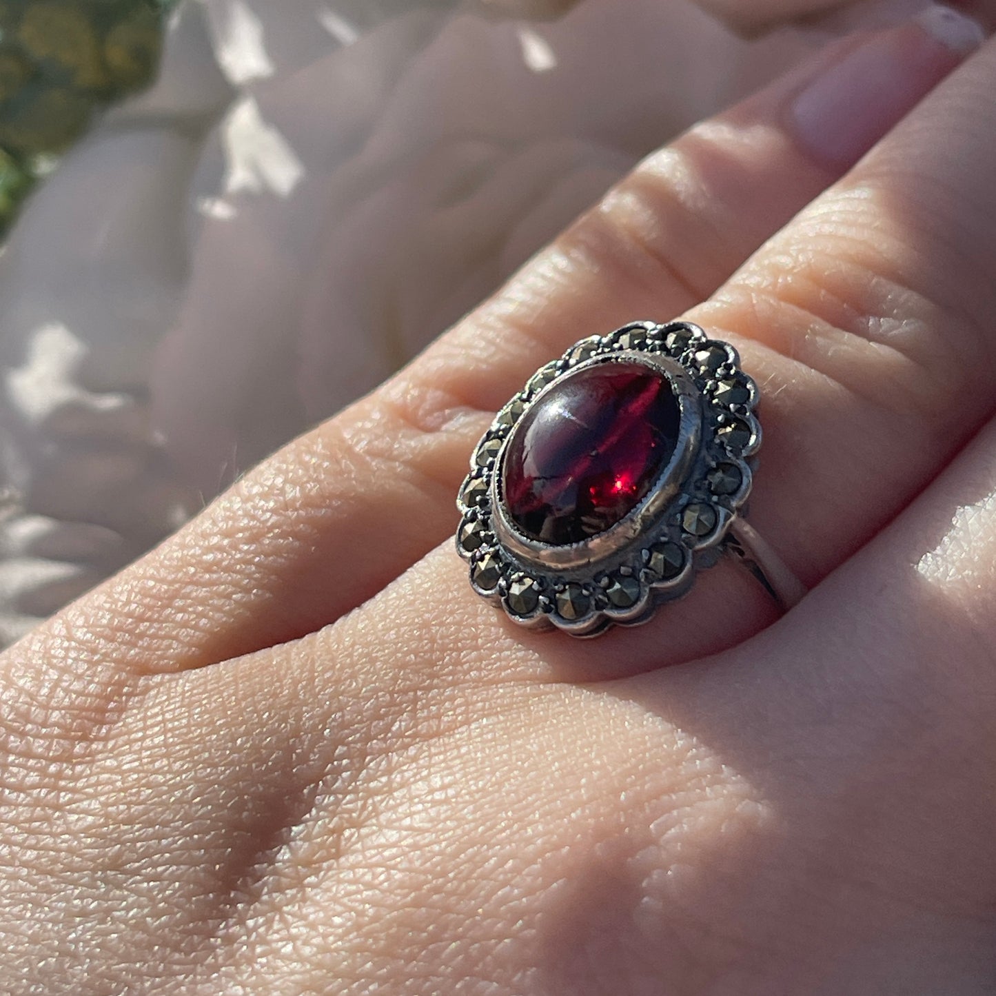 Art Deco Sterling Silver Cabochon Red Glass ring Marcasite Oval N 5g