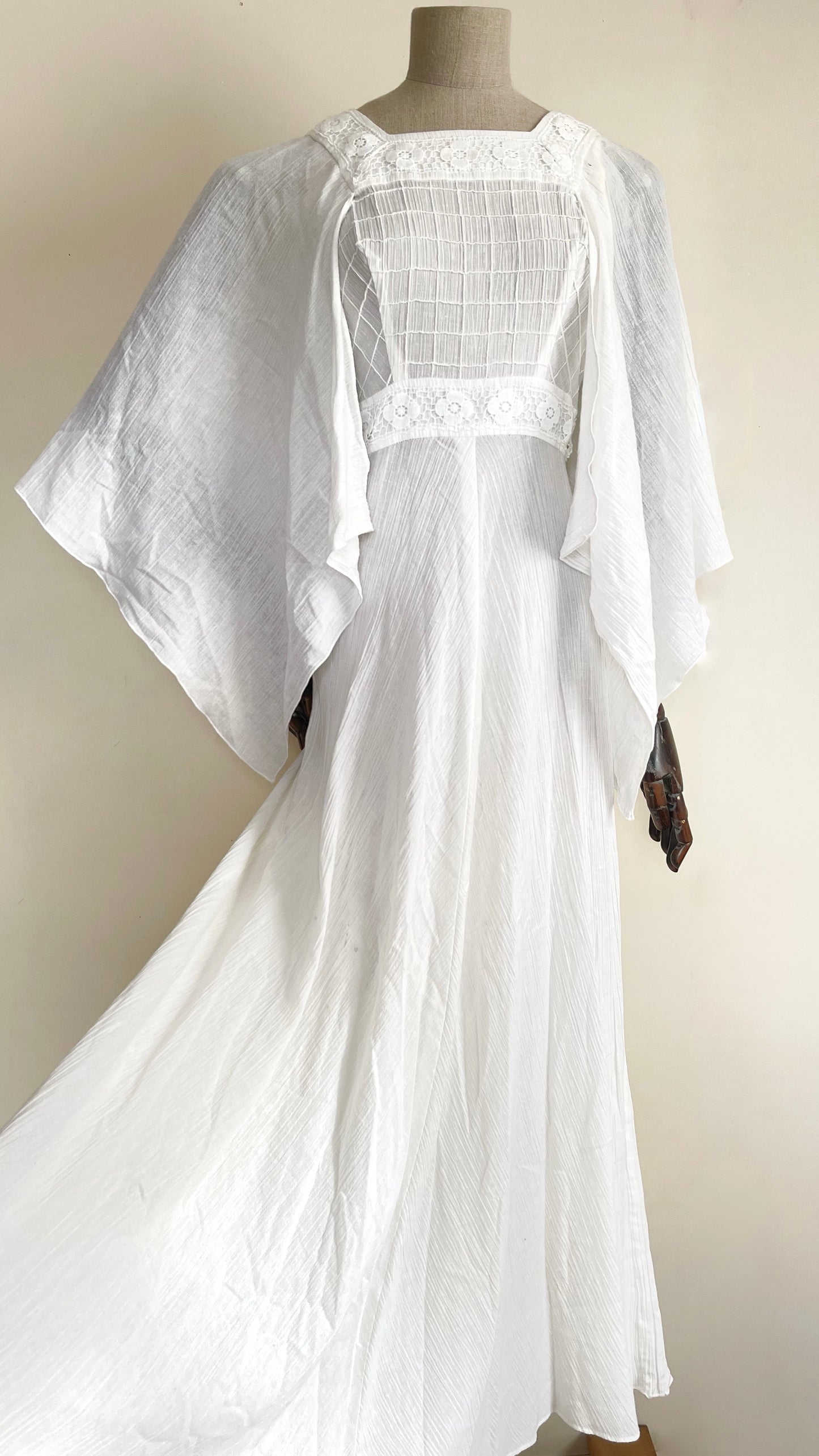 THE CHEESECLOTH ANGEL