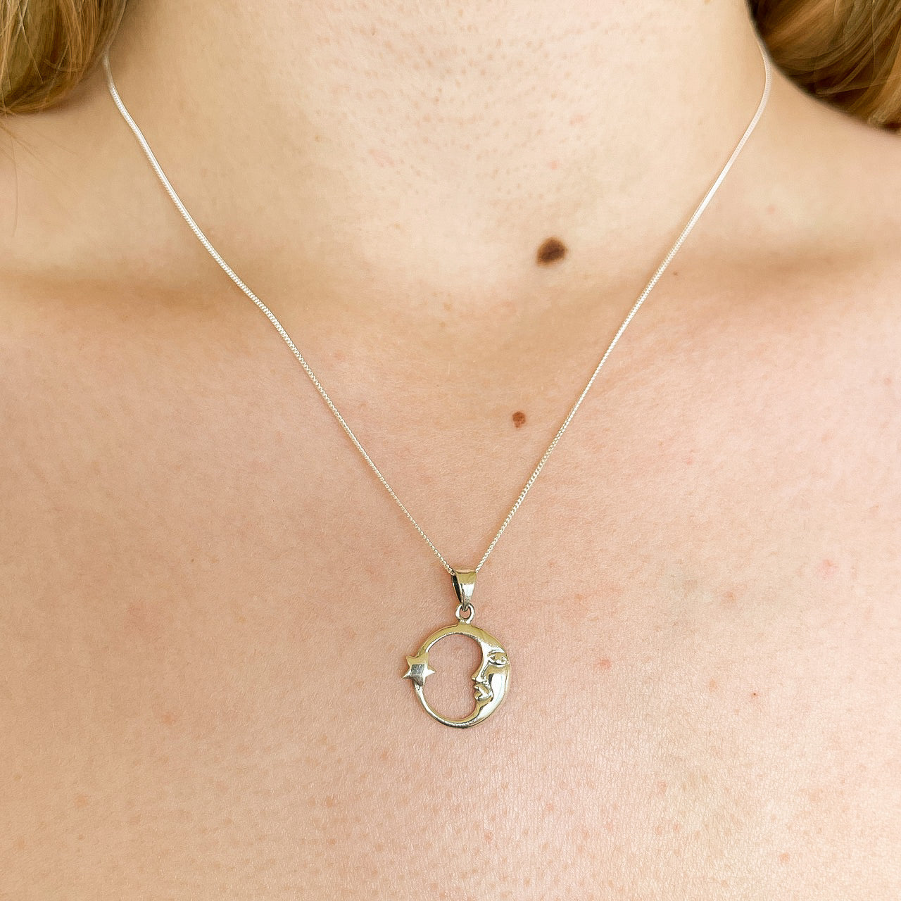 THE MOON & SHOOTING STAR