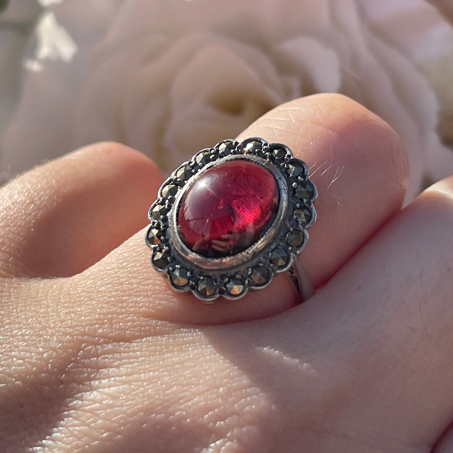 Art Deco Sterling Silver Cabochon Red Glass ring Marcasite Oval N 5g