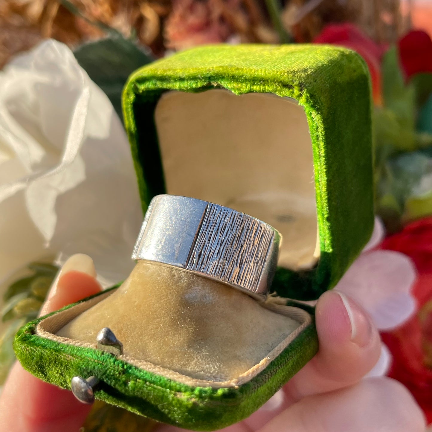 Vintage Sterling Silver Heavy Thick Band Modernist Textured Ring V/W