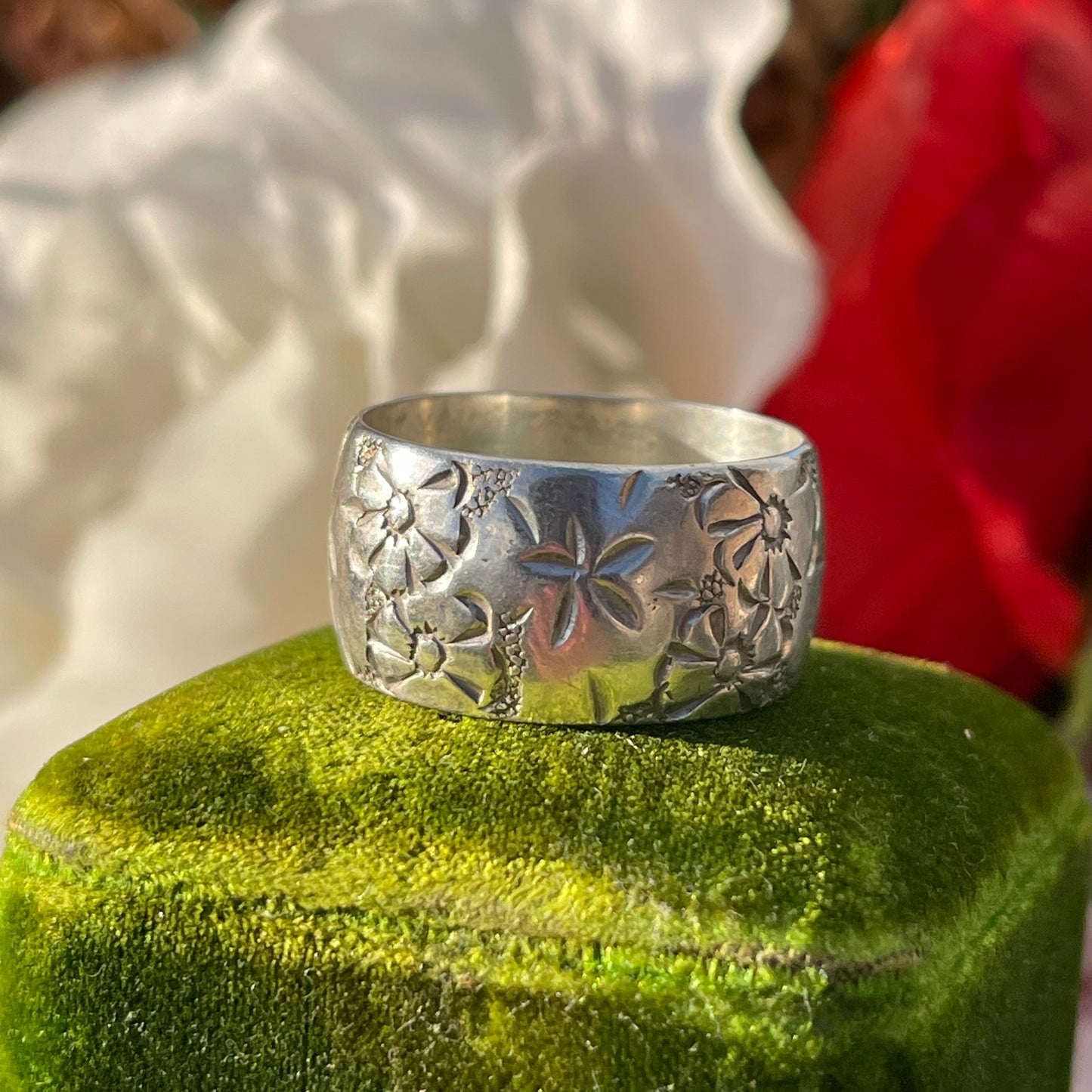 Vintage Sterling Silver Floral Star Engraved Thick Band Ring 12mm 1973 U-V